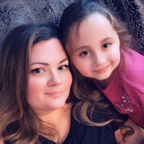 Meet your Posher, Stephanie - Picture 1 of 1